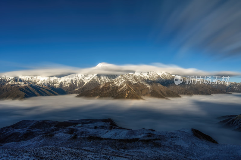 四川甘孜州子梅垭口云海贡嘎雪山日落日出