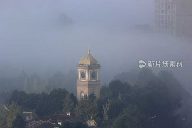 晨雾中的成都市温江区风光