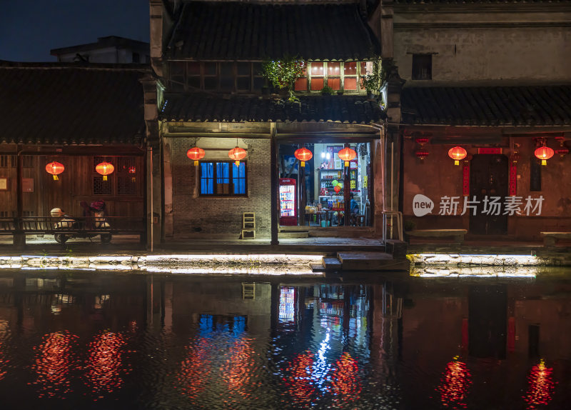 浙江湖州南浔古镇水乡百间楼夜景