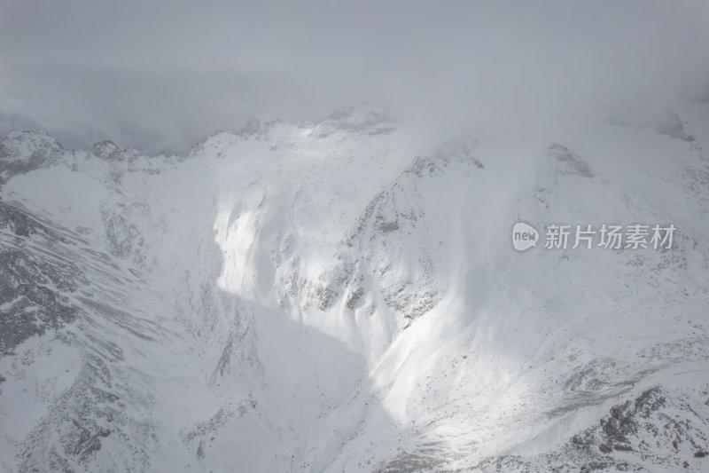 四川阿坝州达古冰川雪山盛景冰雪奇观航拍