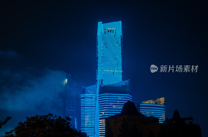 青岛市中心海天中心夜景