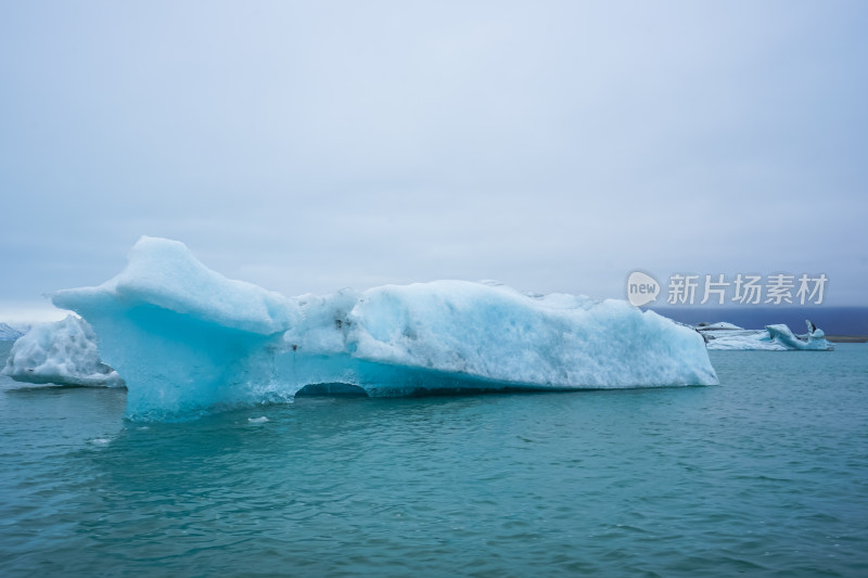 冰岛，杰古沙龙冰河湖，潟湖