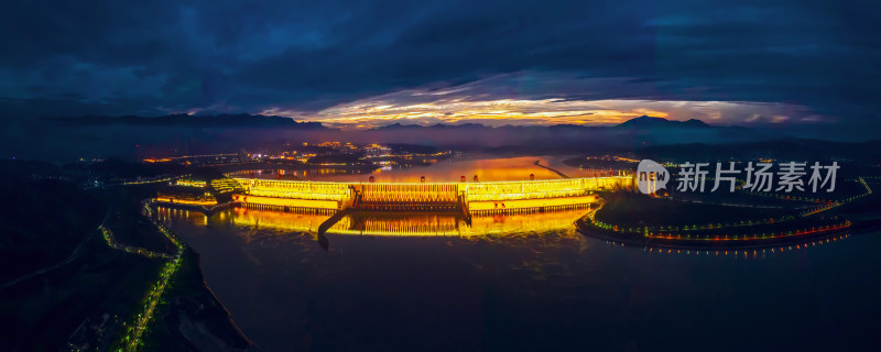 三峡大坝夜景全景