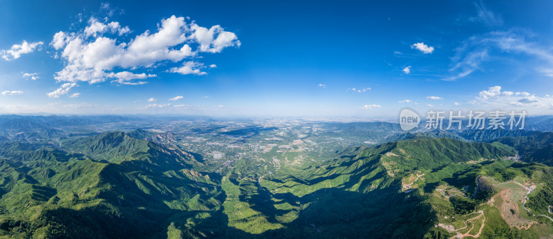 从高山航拍北京城市全景