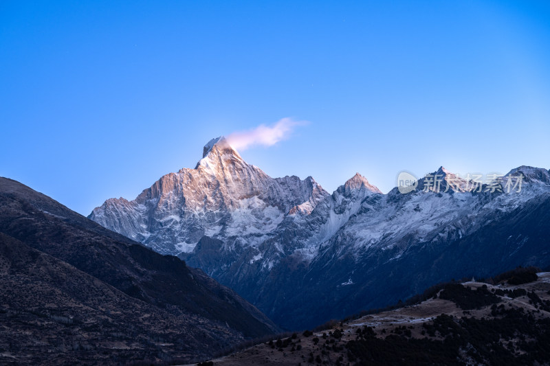 冬天的四姑娘山风景