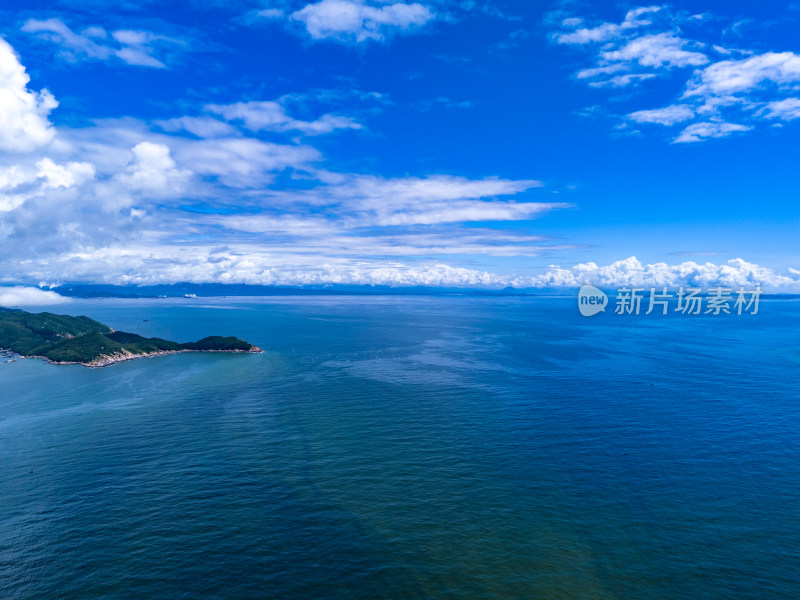 蓝色海洋大海海岛风光航拍图