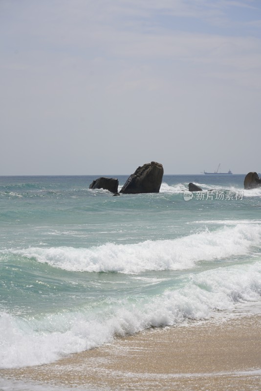 海南三亚万宁日月湾海浪