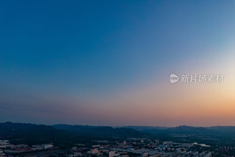 山东青州城市日落晚霞夕阳航拍摄影图