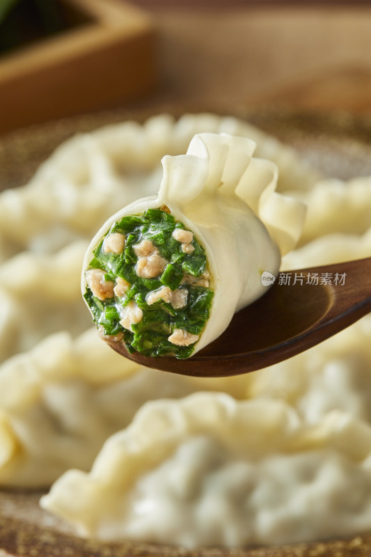 传统中餐美食 韭菜猪肉水饺