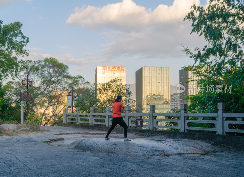 亚洲中国福建省福州市九仙山上练功的人