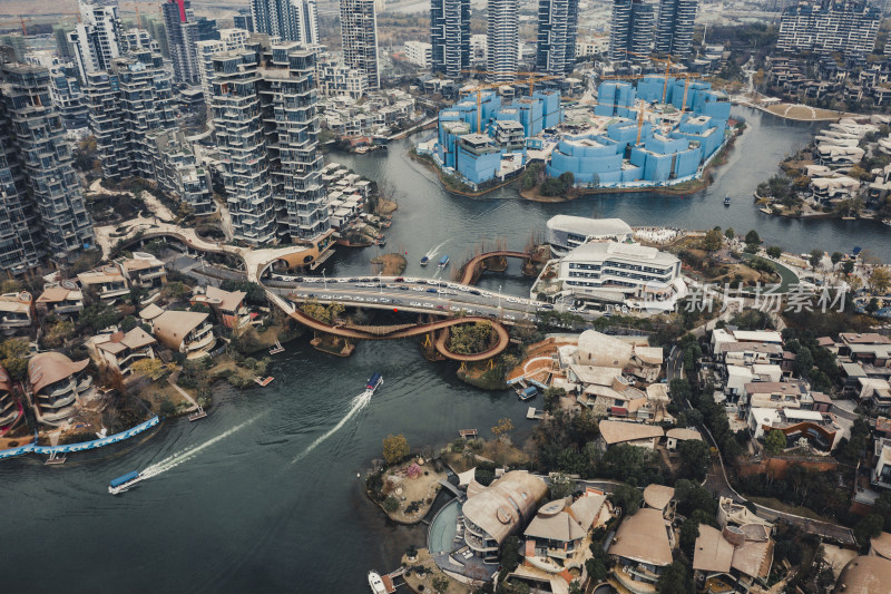 成都高端社区麓湖航拍视角全景图