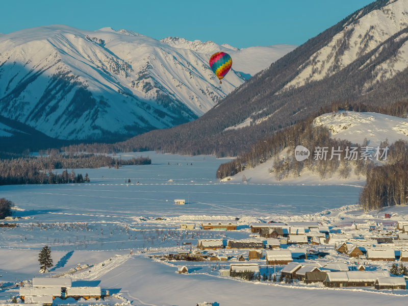 新疆北疆阿勒泰禾木冬季雪景童话世界航拍