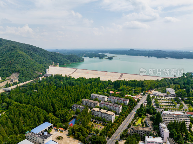 航拍夏季河南信阳南湾大坝风光