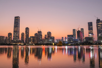 中国广东深圳人才公园华灯初上城市夜景