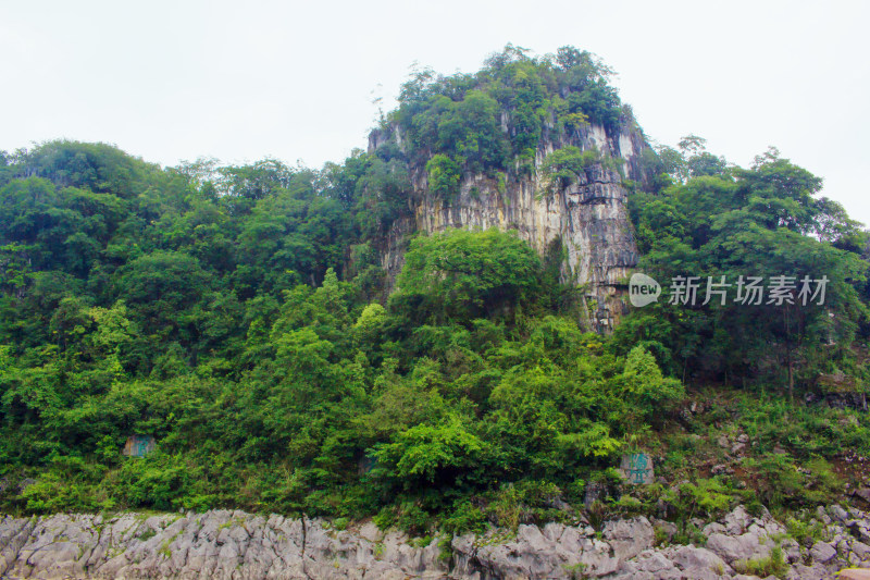 山峰云雾喀斯特风景自然户外