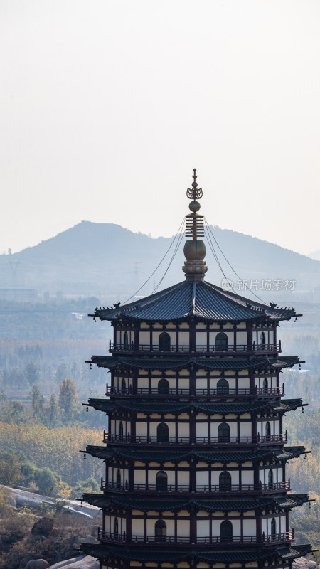 中式古塔秋日全景