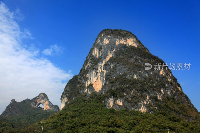 广西省桂林市阳朔县漓江山水风光