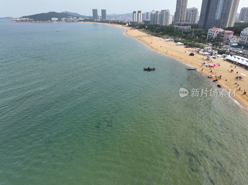 威海市网红打卡地火炬八街沙滩海岸秋季风光