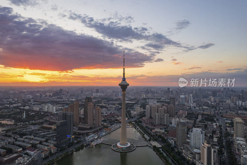 天津天塔湖水上公园景区城市日落晚霞风光