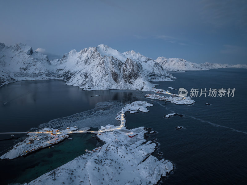 挪威罗弗敦群岛北极圈雷纳冬季雪景高空航拍