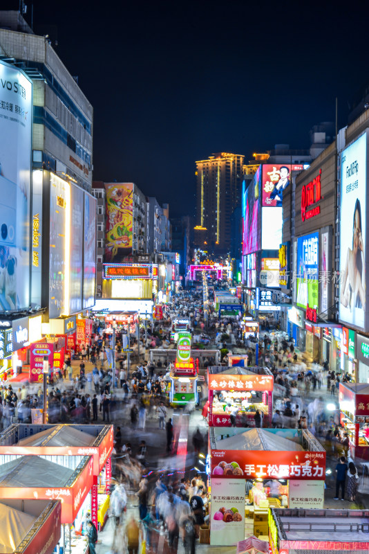 青岛台东步行街夜景夜晚延时