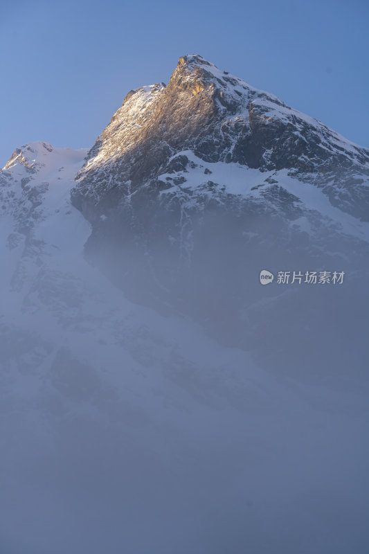 西藏日喀则珠峰东坡嘎玛沟喜马拉雅山脉雪山