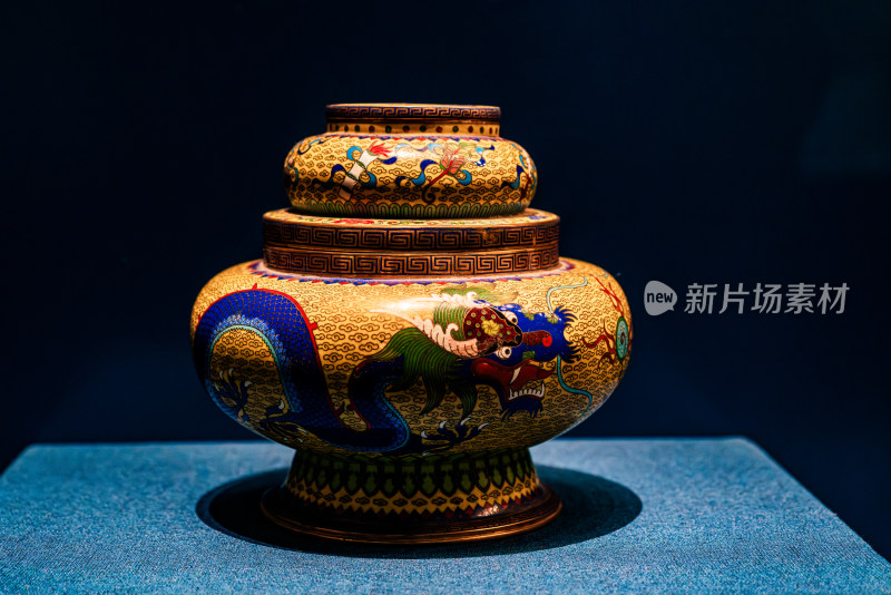 中国西藏博物馆藏的珐琅糌粑盒