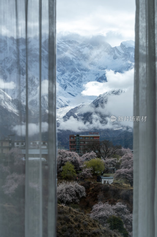 西藏林芝索松村南迦巴瓦峰雪山云海之巅