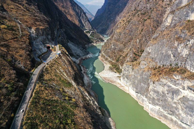 香格里拉上虎跳峡