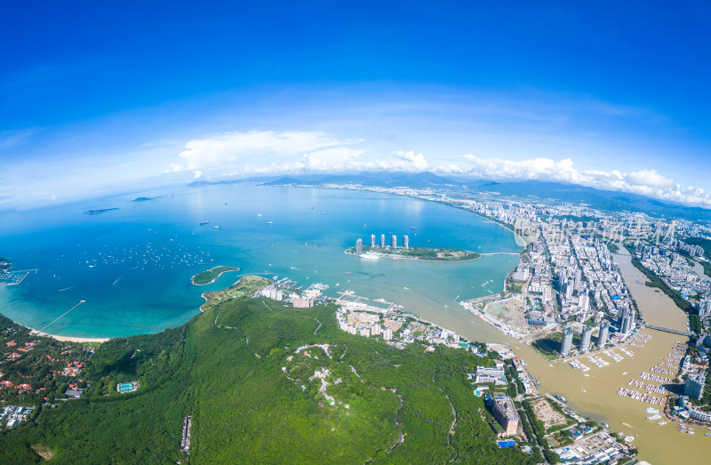 阳光下的海南三亚鹿回头空镜头航拍风景