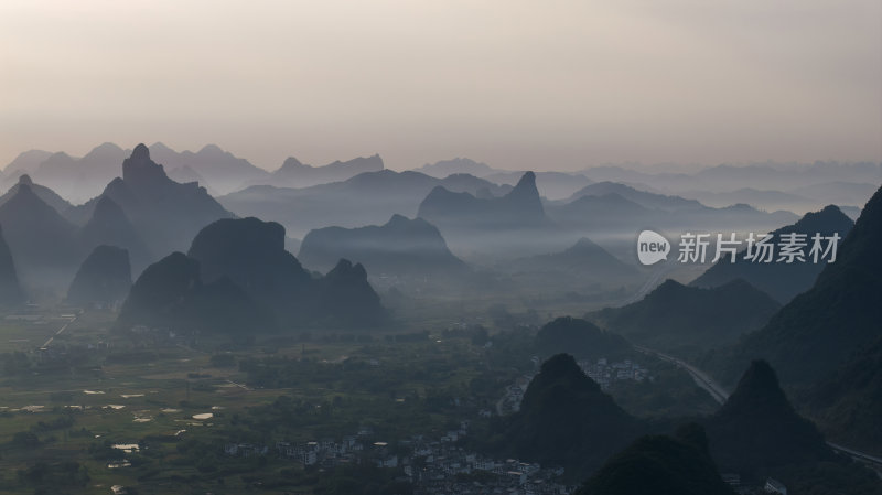 广西桂林山水水墨中国风