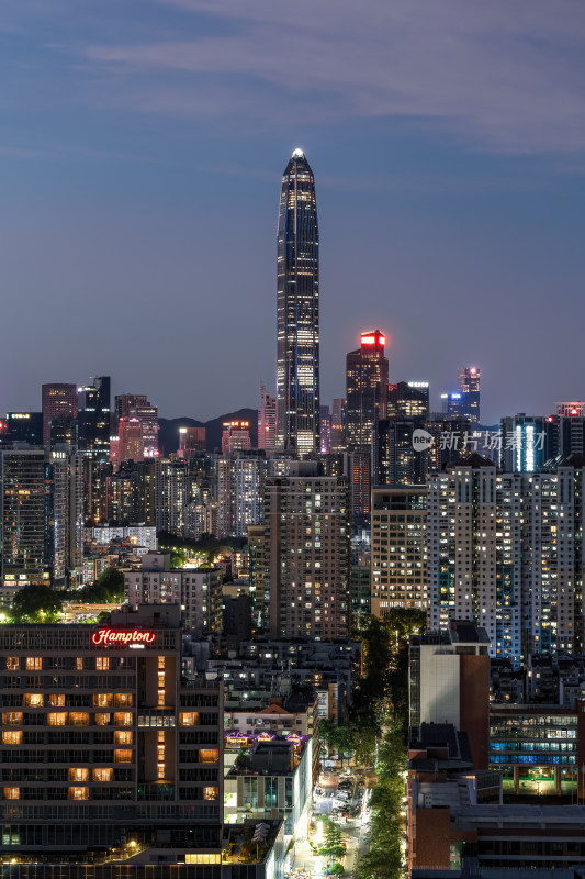 深圳福田CBD大湾区平安大厦夜景蓝调