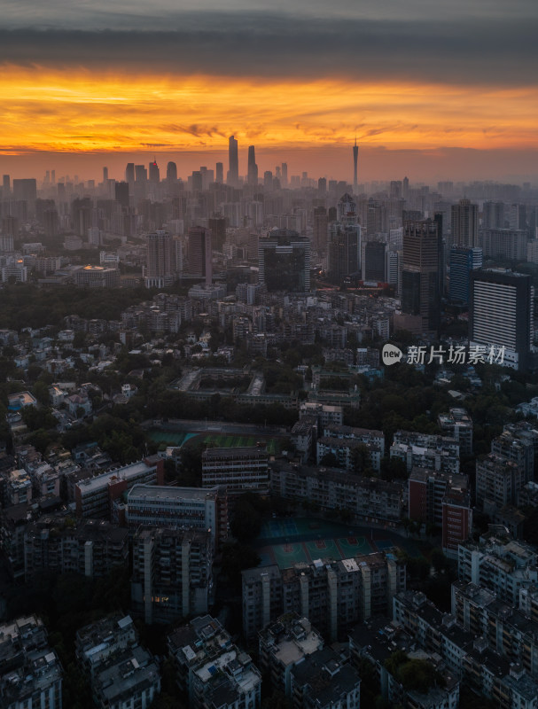 晨曦水墨羊城