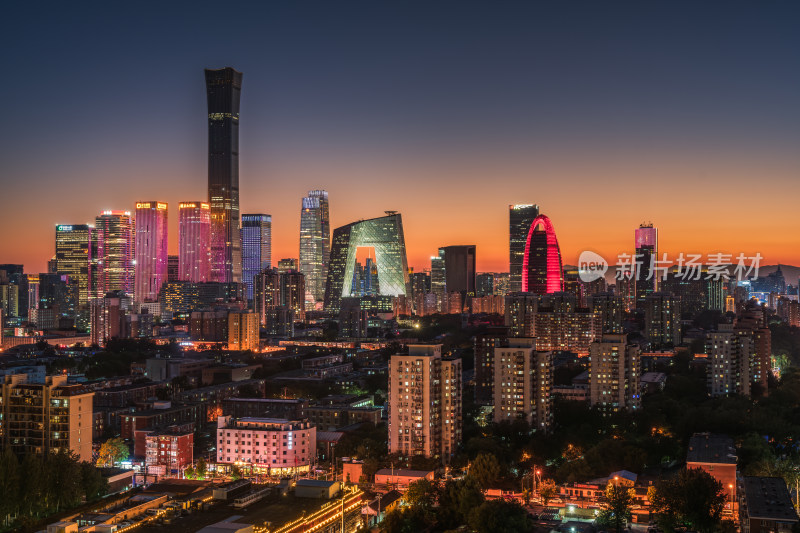 北京华灯初上的城市夜景 地标建筑灯火辉煌