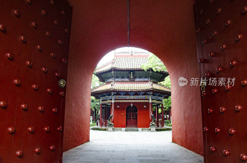 红墙古寺的宁静之美 古建筑的庄严与神秘