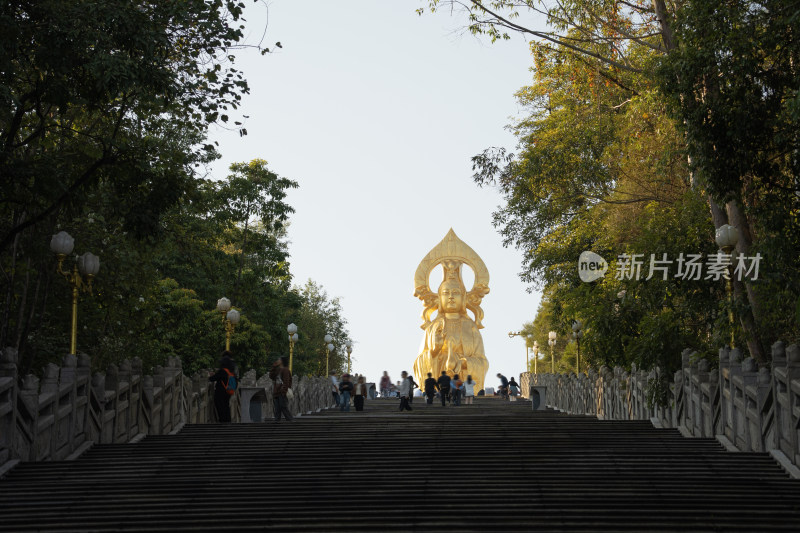 广州番禺莲花山旅游风景区观音像