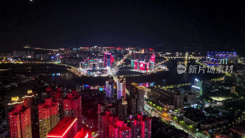 四川泸州城市大道夜景交通航拍图