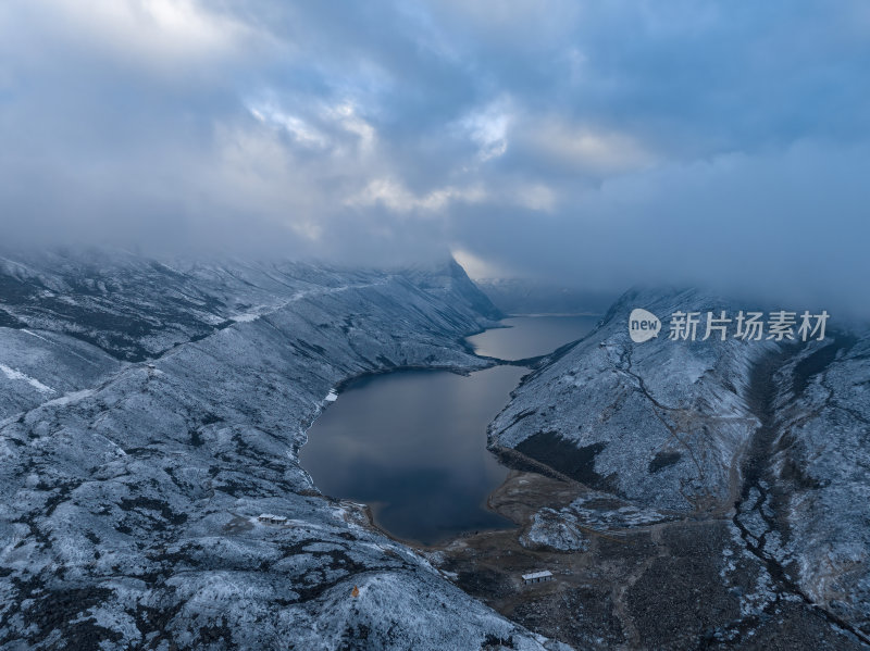 西藏山南洛扎秘境库拉岗日白马林措航拍