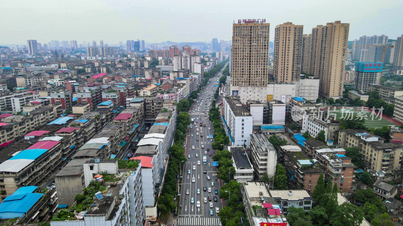 航拍湖南通道城市交通车辆