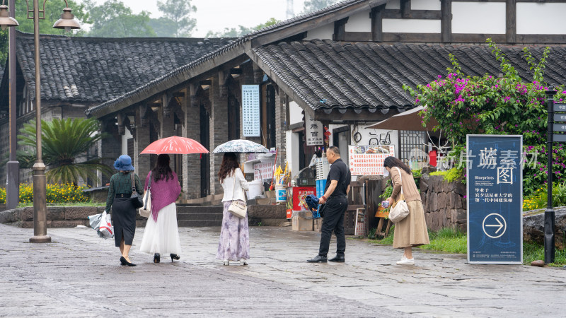 四川省宜宾市旅游度假区李庄古镇的小雨天