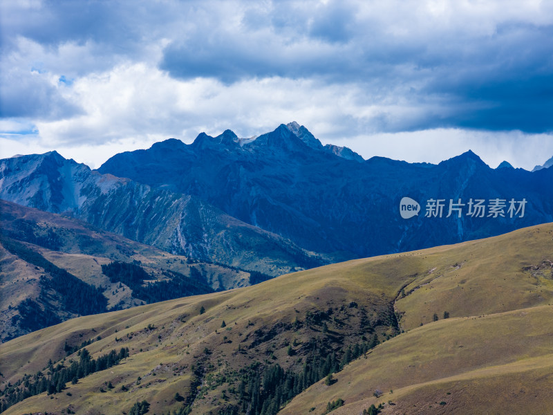 川西理塘格聂自然风景