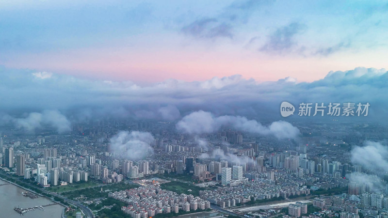 汕头城市云海彩霞日出航拍图