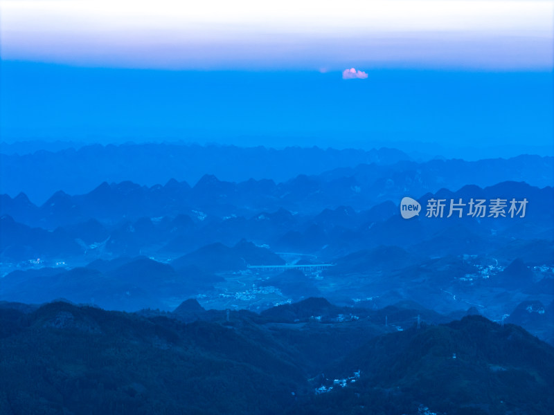 绿色能源风能发电喀斯特地貌