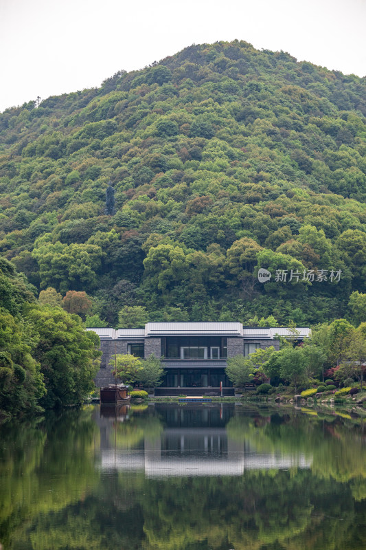 杭州湘湖风景区自然山水倒影景观