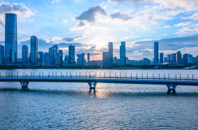 深圳人才公园深圳湾CBD摩天建筑夕阳晚霞