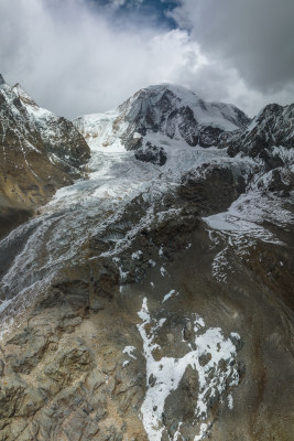 航拍西藏拉萨琼穆岗嘎雪山风景