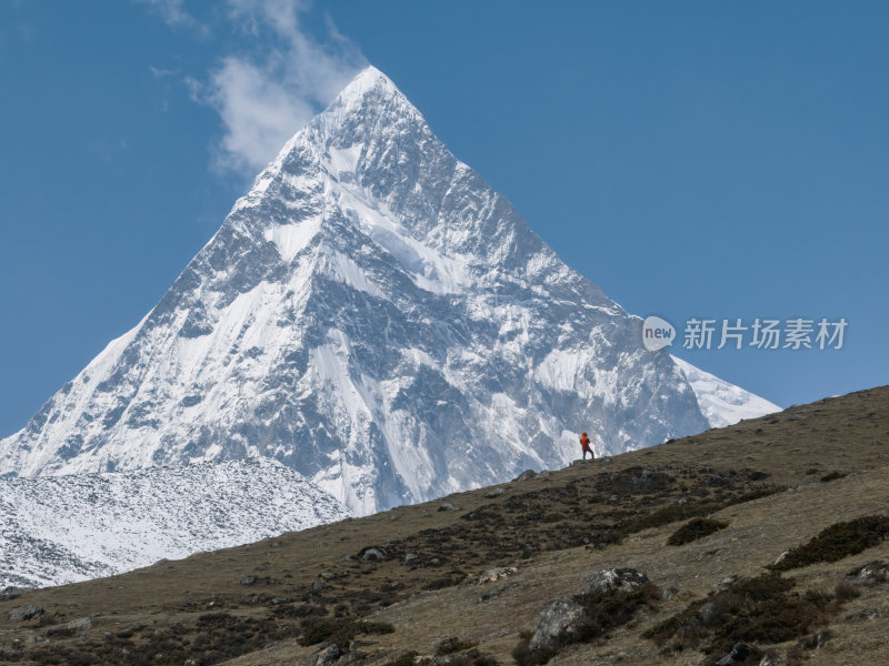 西藏山南洛扎秘境库拉岗日白马林措航拍