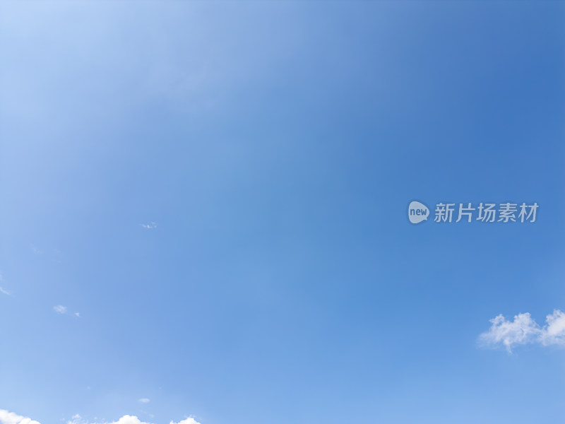 无人机高空航拍的天空