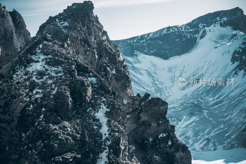 冬季长白山积雪山峰