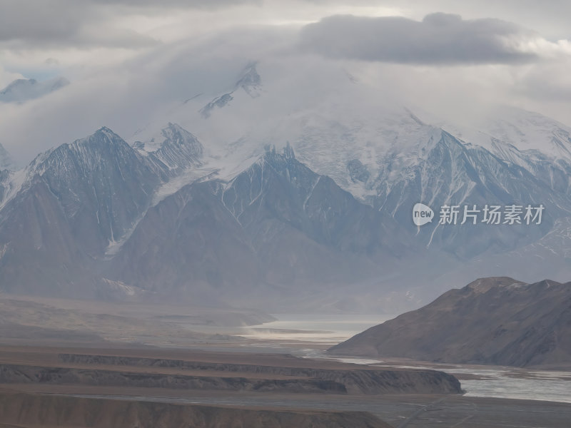 新疆喀什阿克陶塔县白沙湖喀喇昆仑山脉航拍